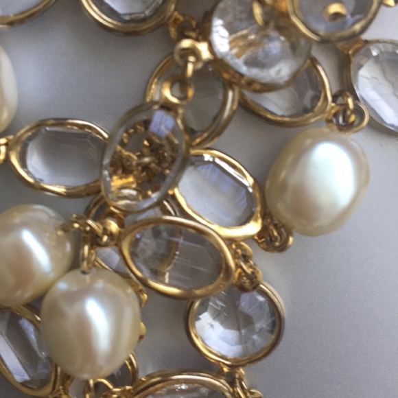 ⭐️ Gold-tone Pearl and Crystal 37” necklace - Picture 6 of 6